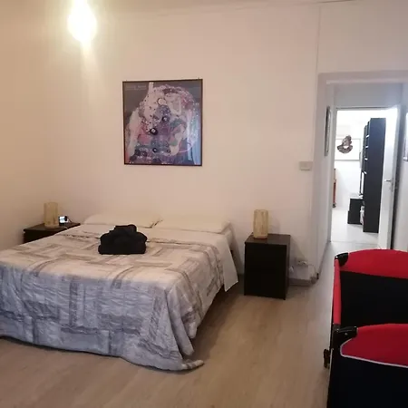 Nicoletta House * Μονκαλιέρι