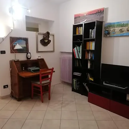 Nicoletta House * Μονκαλιέρι